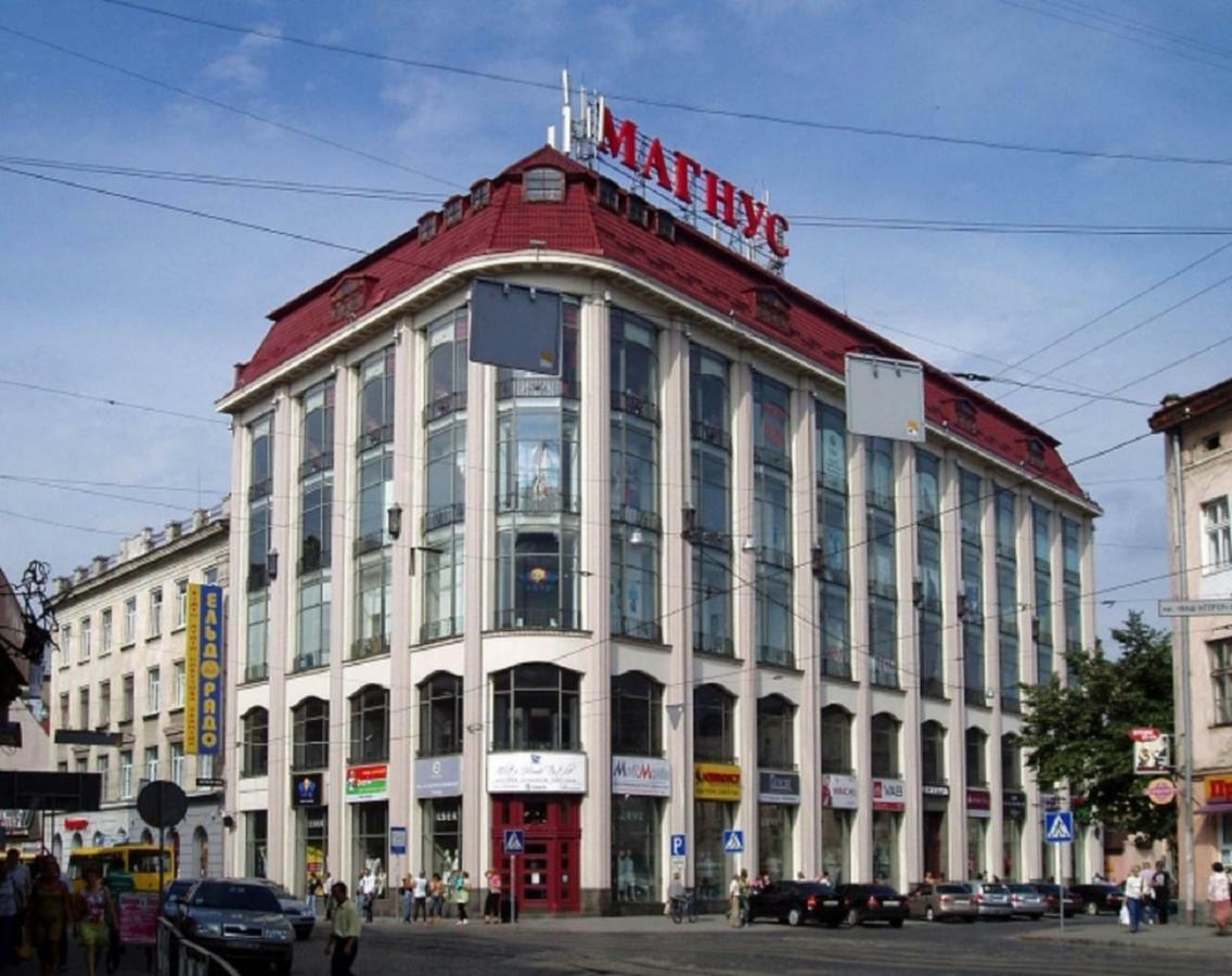 Невелика Smart квартира в центрі для пари Львів Екстер'єр фото